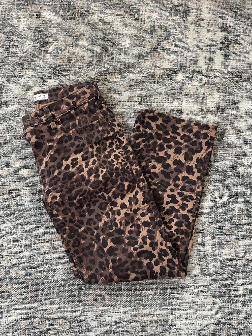 Abercrombie & Fitch Low Rise Leopard-Print Baggy Jeans